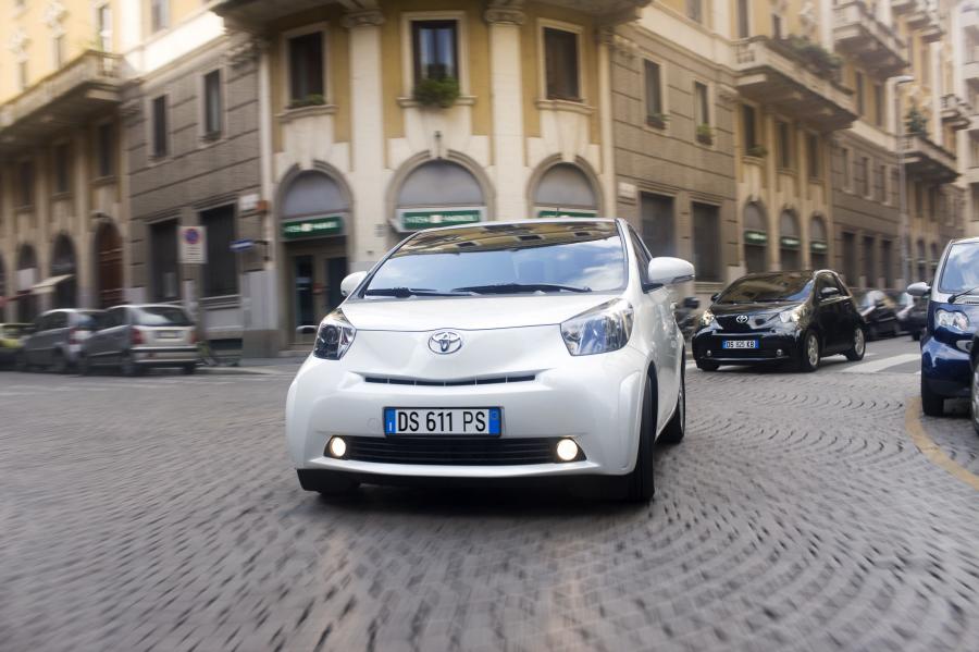  Toyota iQ 2008 года  (фото 196 из 225)